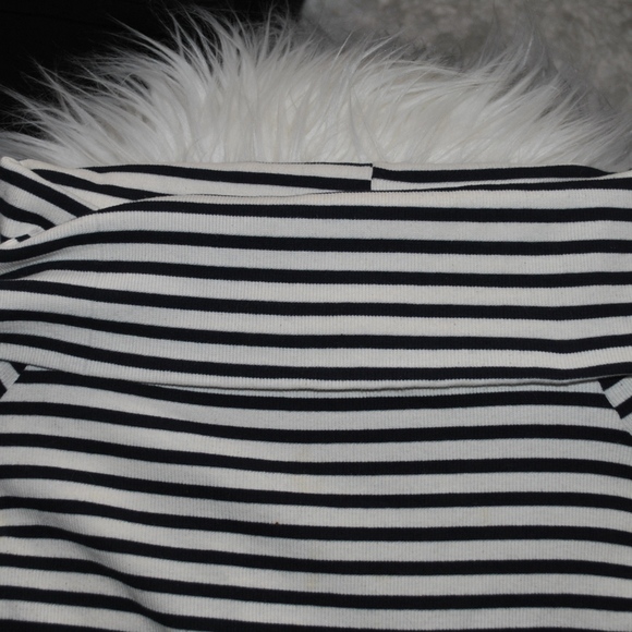 Zara | B&W Knit Striped Off the Shoulder Dress - Picture 4 of 6